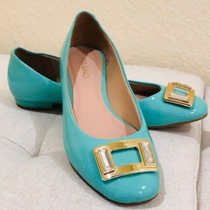 Beautiful Brazilian Turquoise Shoes "VIA UNO"